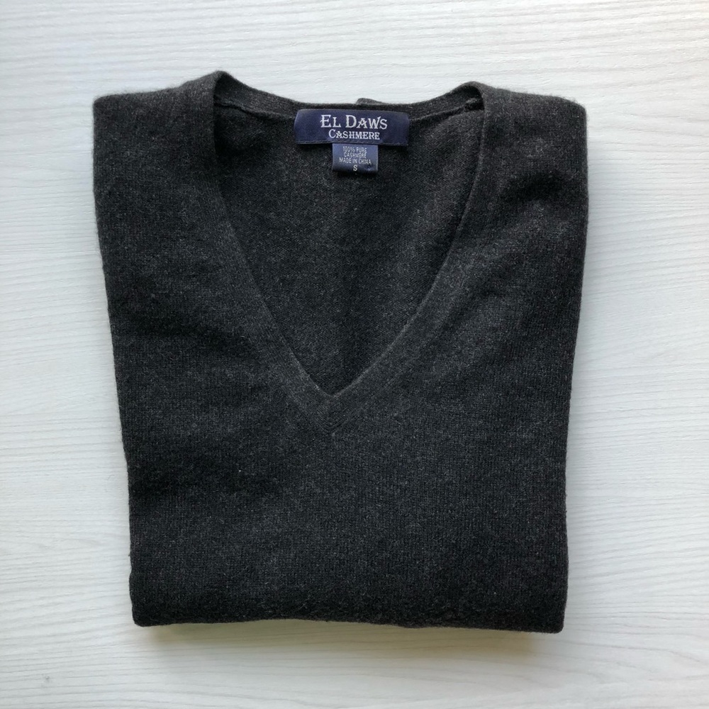 ✨HP!✨ 100% Cashmere Charcoal Grey V-Neck Sweater